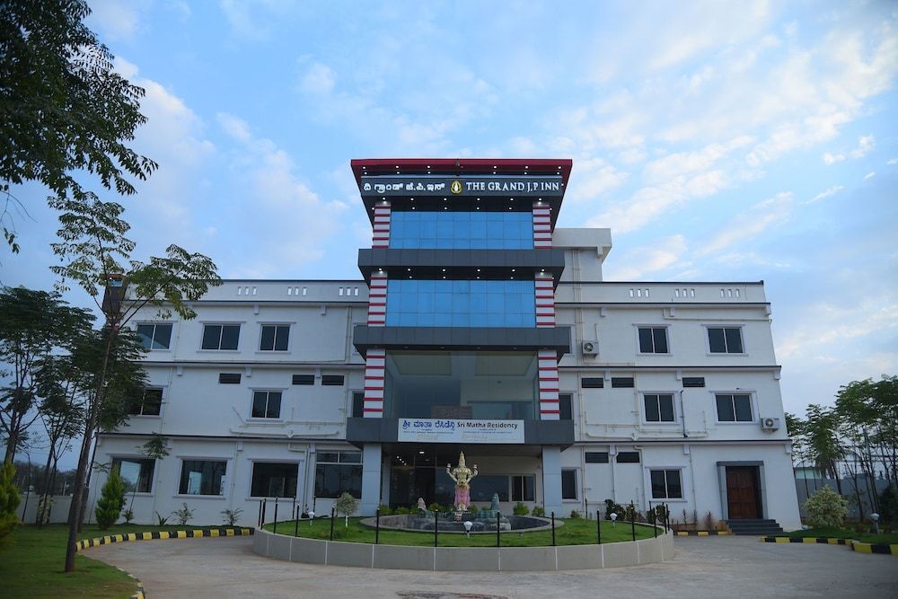 Grand Jp Inn in Gundlupet, India