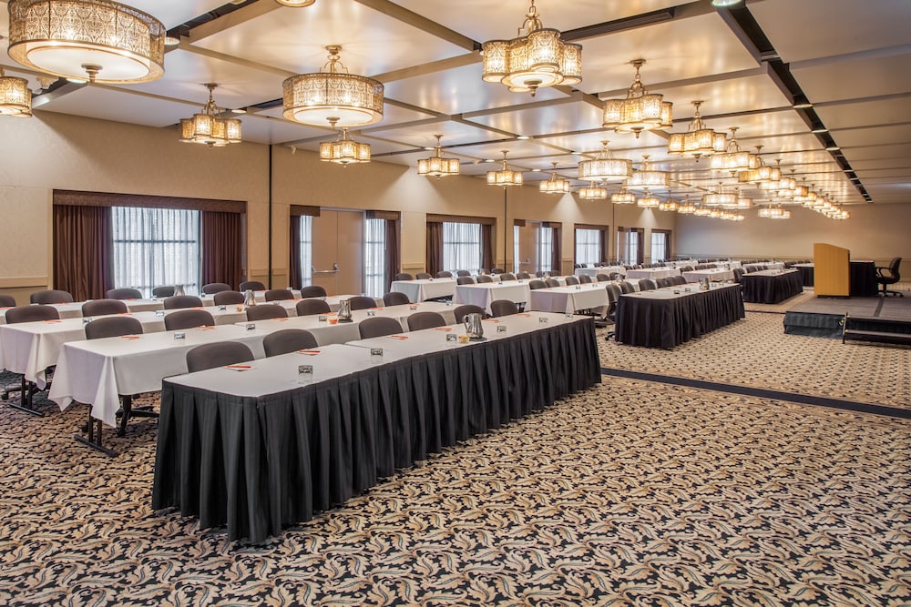 Crowne Plaza Minneapolis West by IHG - photo 68