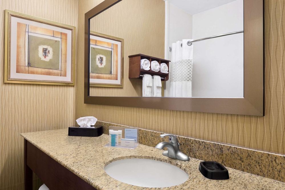 Hampton Inn Findlay - photo 19