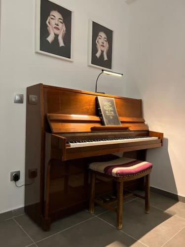 Piano Quiet Apartment Garden — 4-Star Luxury Hotel in Athens, Greece
