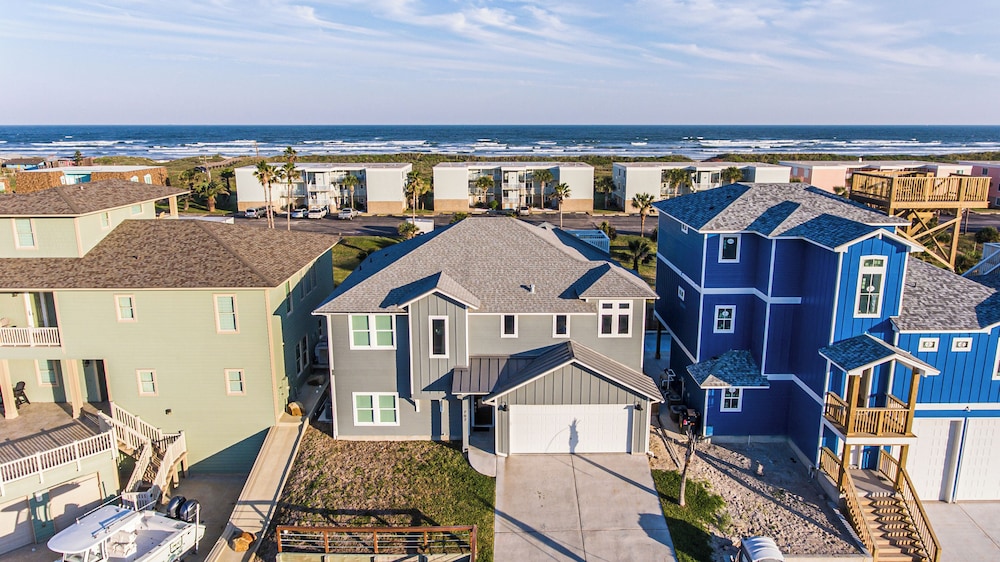 Mer Sea Azul by Silver Sands Vacation Rentals — 4-Star Luxury Hotel in Port Aransas, United States