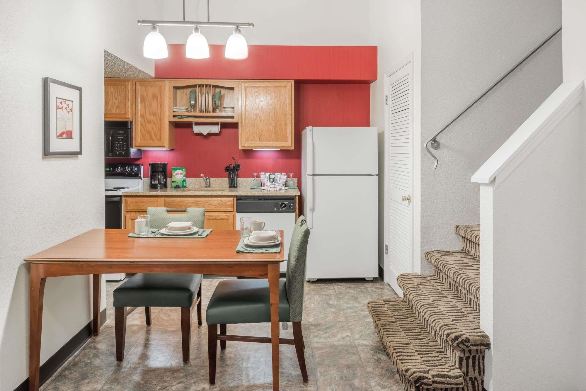 Craigshire Suites - photo 5