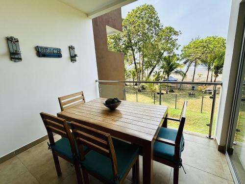 Beachfront Getaway AC Pools and Sunset Views in Bejuco, Costa Rica