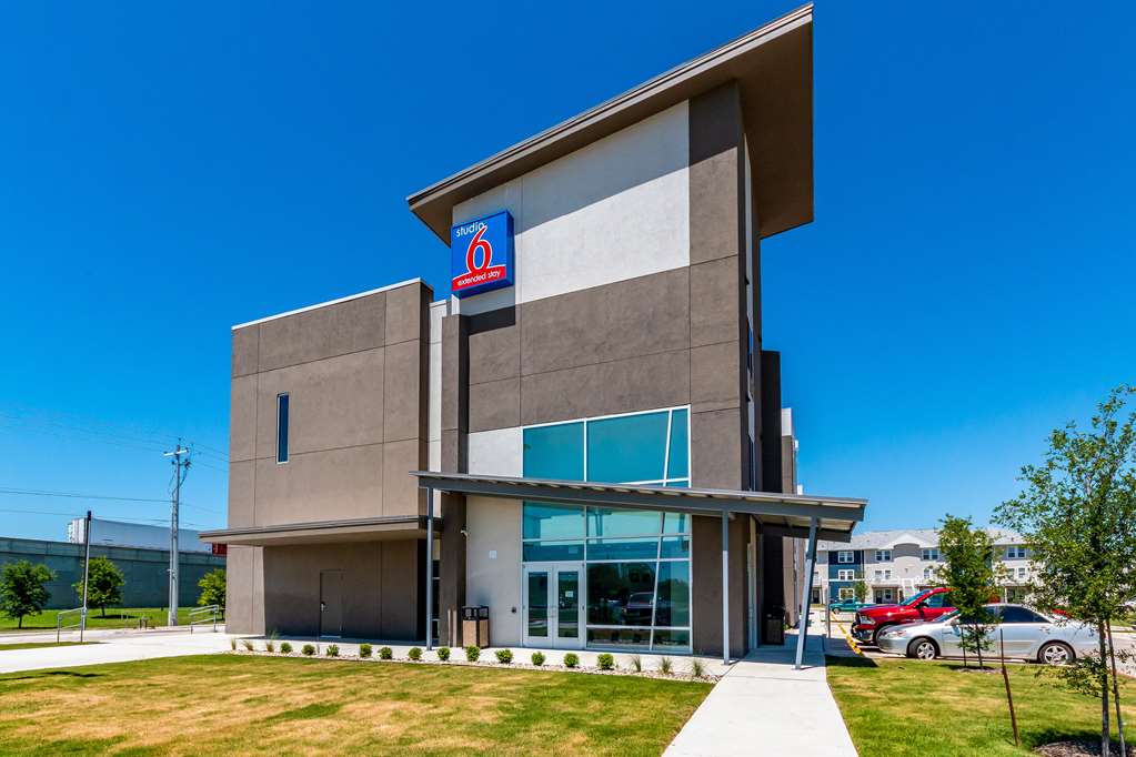 Studio 6 San Marcos TX - featured photo