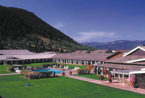 The Virginian Lodge