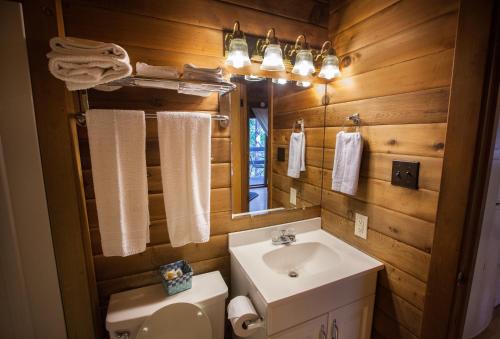 Lake Texoma Camping Resort Cabin 17 - photo 12