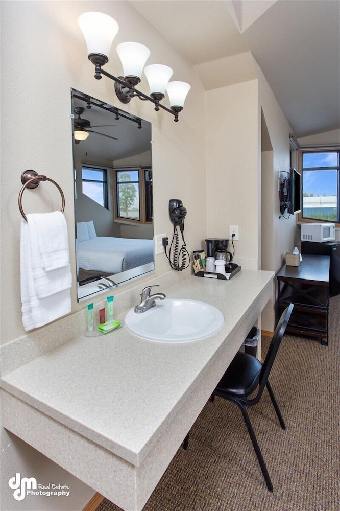 Kenai Airport Hotel - photo 29