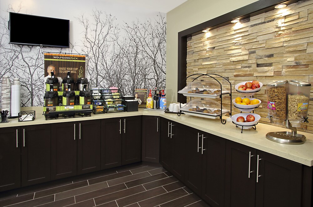 Staybridge Suites Houston Medical Center - photo 23