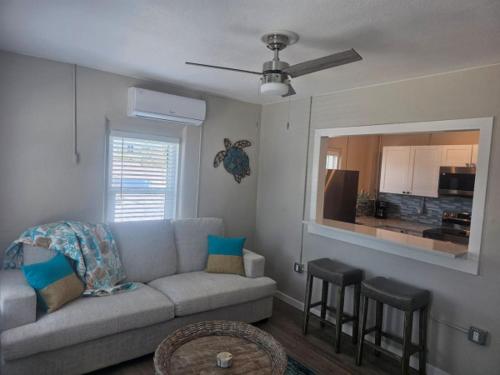 1 Bedroom Block off the beach 4 — 4-Star Luxury Hotel in Saint Pete Beach, United States