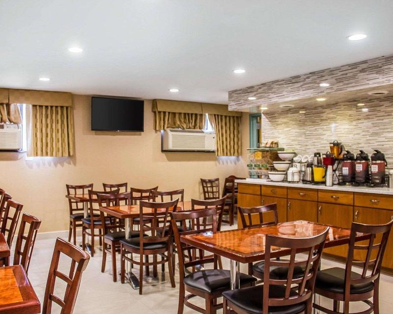 Comfort Inn Brooklyn - photo 30