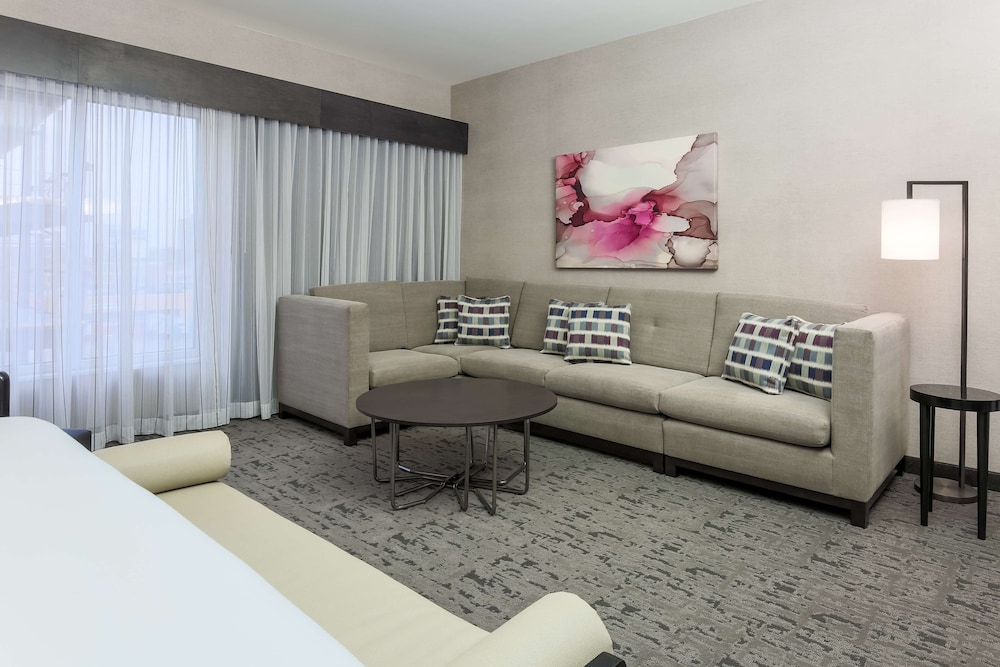 DoubleTree by Hilton Evansville - photo 29
