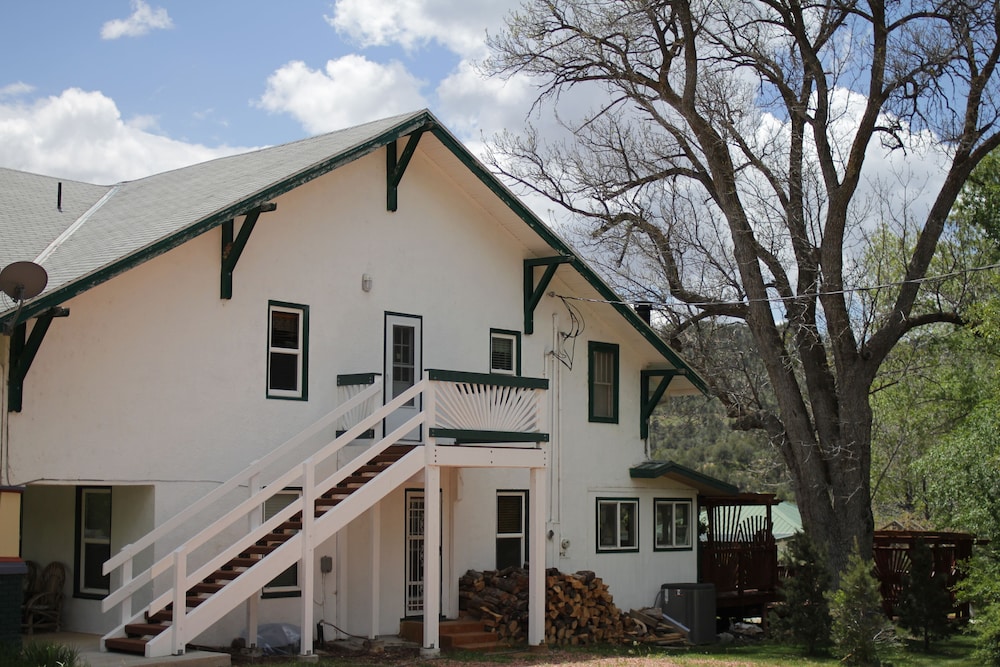 Historic Smith Hotel B&B - photo 37