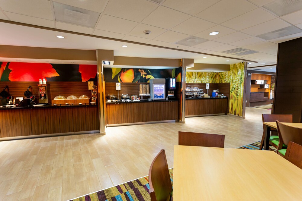 Fairfield Inn & Suites by Marriott Bay City - photo 11