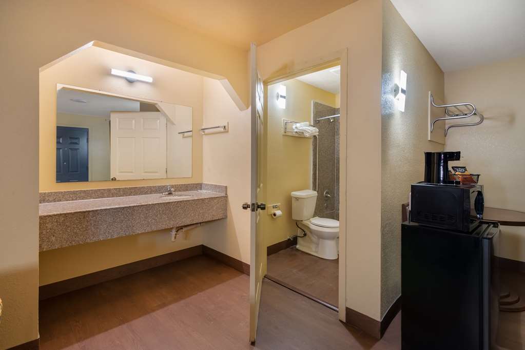 Relax Inn and Suites - photo 19