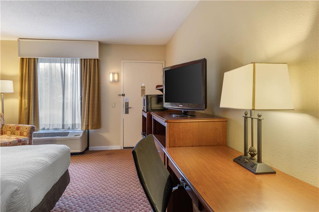 Best Western Hickory - photo 43