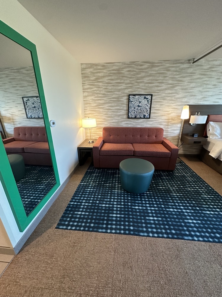 Home2 Suites By Hilton Racine - photo 14