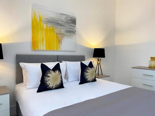 Apex at Fleet Heights Apartment Five — 4-Star Luxury Hotel in Fleet, United Kingdom
