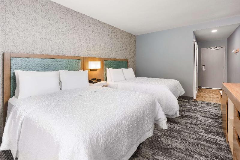 Hampton Inn Bellingham Airport - photo 9