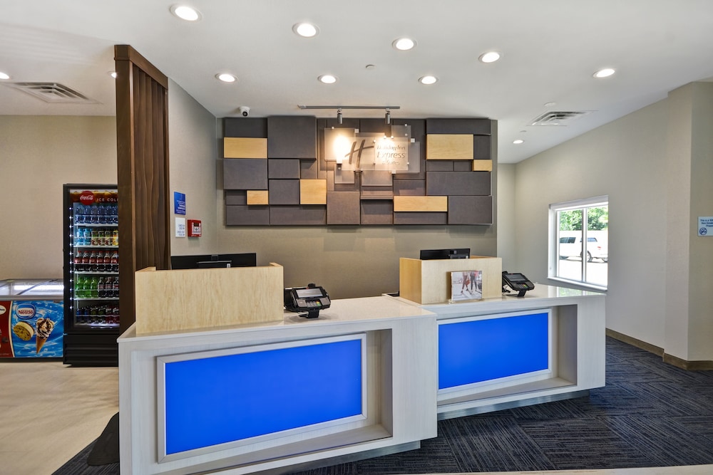 Holiday Inn Express & Suites Houston NASA Boardwalk Area by IHG - photo 37
