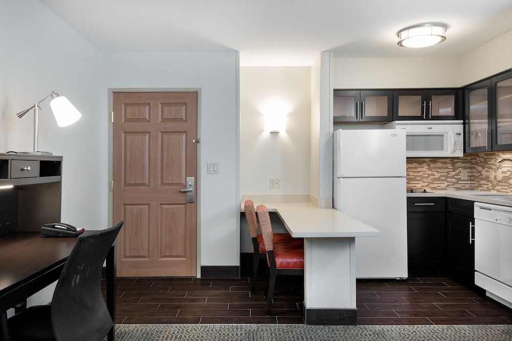 Staybridge Suites Chantilly Dulles Airport by IHG - photo 8