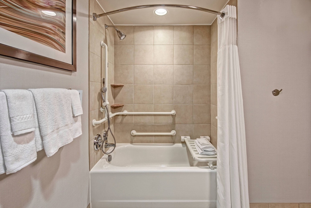 Courtyard by Marriott Newport News Airport - photo 14
