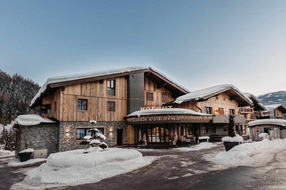 Hofgut Apartment & Lifestyle Resort Wagrain in Wagrain, Austria