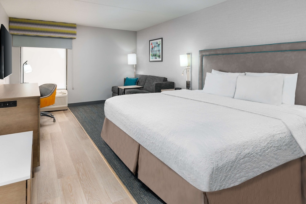 Hampton Inn Hartford Airport - photo 10