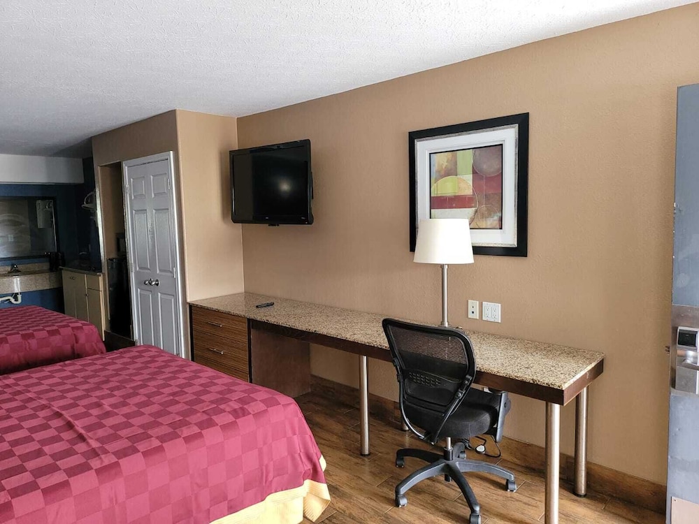 Texas Inn & Suites Raymondville - photo 16