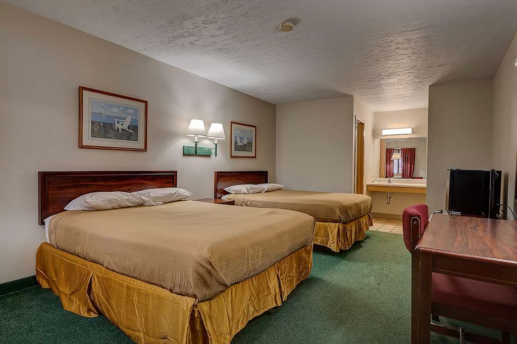 Travelodge by Wyndham Spirit Lake Okoboji - photo 9