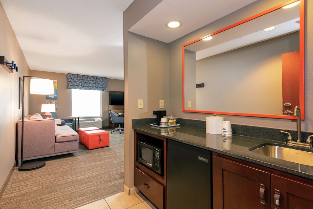 Hampton Inn & Suites Marshalltown - photo 26
