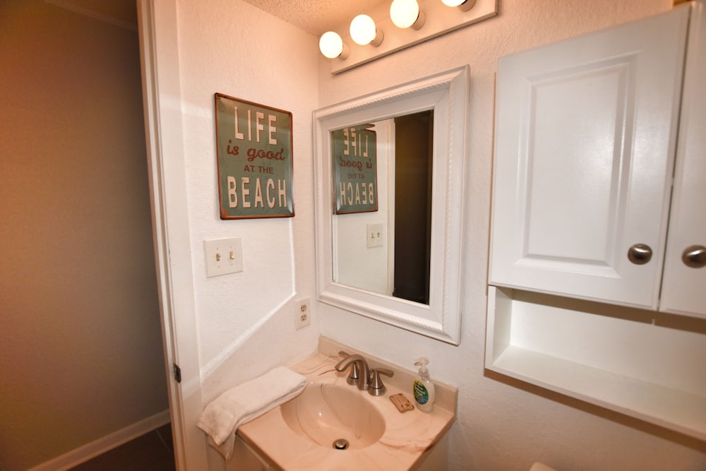 0704 Waters Edge Resort 1 Bedroom Condo by RedAwning - photo 19