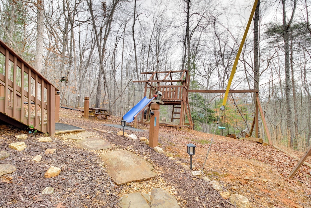 Ellijay Resort Cabin with Fire Pit Decks And Hot Tub - photo 18