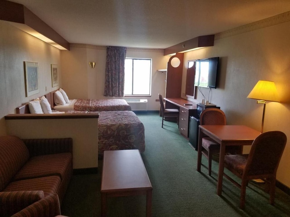 Syracuse Inn & Suites - photo 17