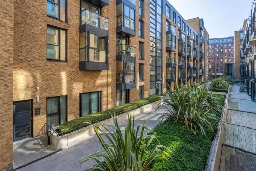 Skyline Central City Centre Apartment Birmingham — 5-Star Luxury Hotel in Birmingham, United Kingdom