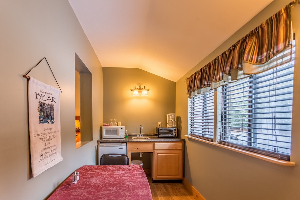 Adk Trail Inn - photo 24