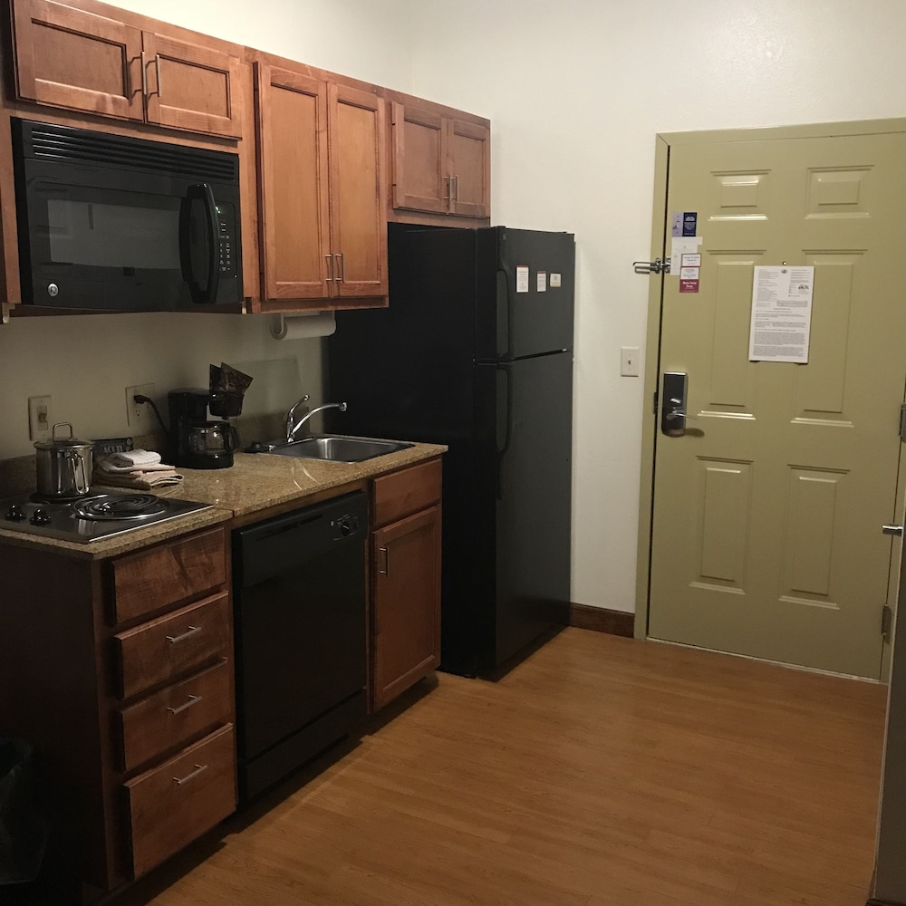 Candlewood Suites Vicksburg by IHG - photo 16