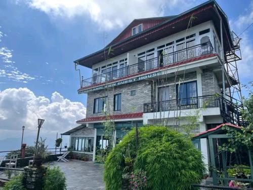 Panoramic View Guest House Sarangkot — 4-Star Luxury Hotel in Pokhara, Nepal