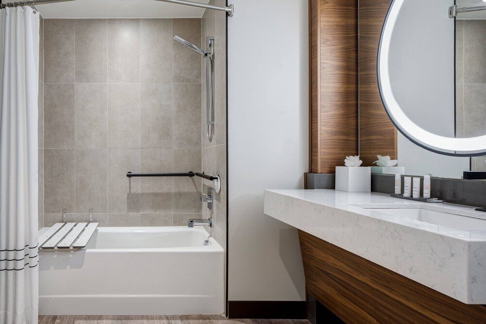 Odessa Marriott Hotel & Conference Center - photo 15