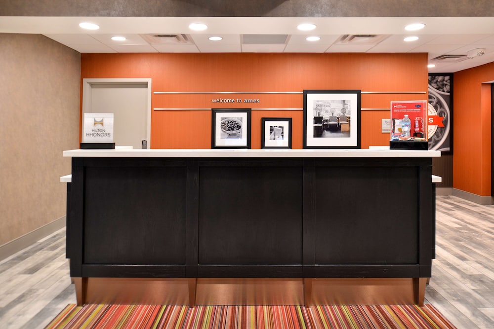 Hampton Inn & Suites Ames - photo 3