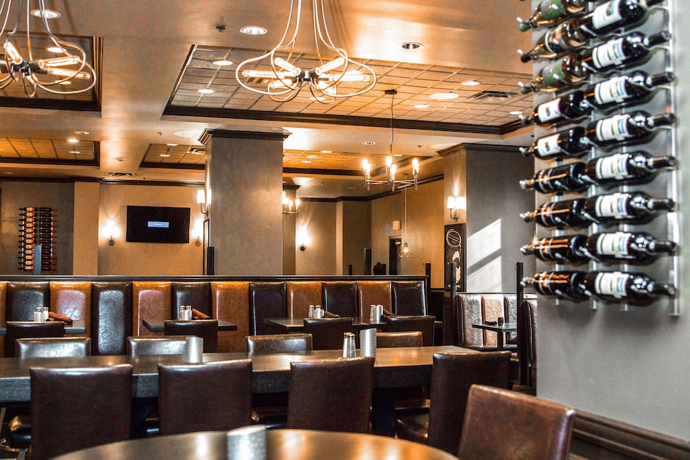 Embassy Suites by Hilton Nashville at Vanderbilt - photo 25