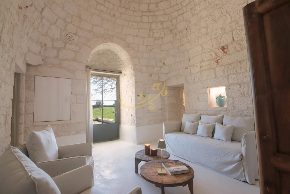 TD I Coni di Pinur Trulli With Scenic Valley View in Martina Franca, Italy