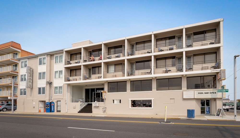 Oceanic Hotel - photo 38