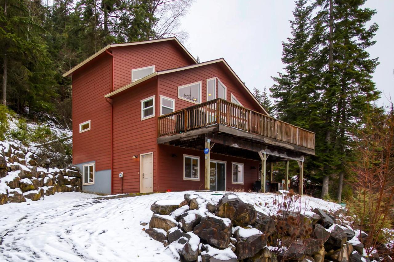 Lakeside Hideaway 20762370 — Harrison