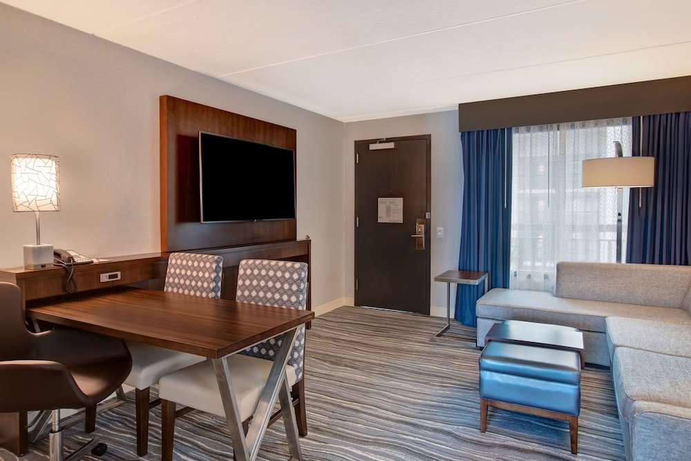 Embassy Suites Syracuse - photo 36