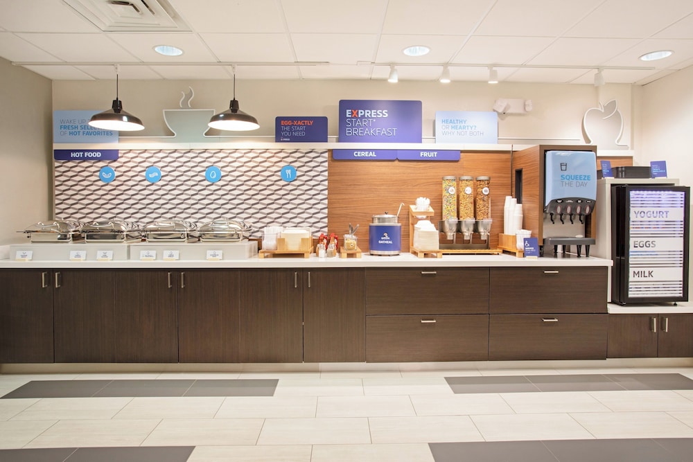 Holiday Inn Express & Suites Phoenix Glendale Sports Dist by IHG - photo 45