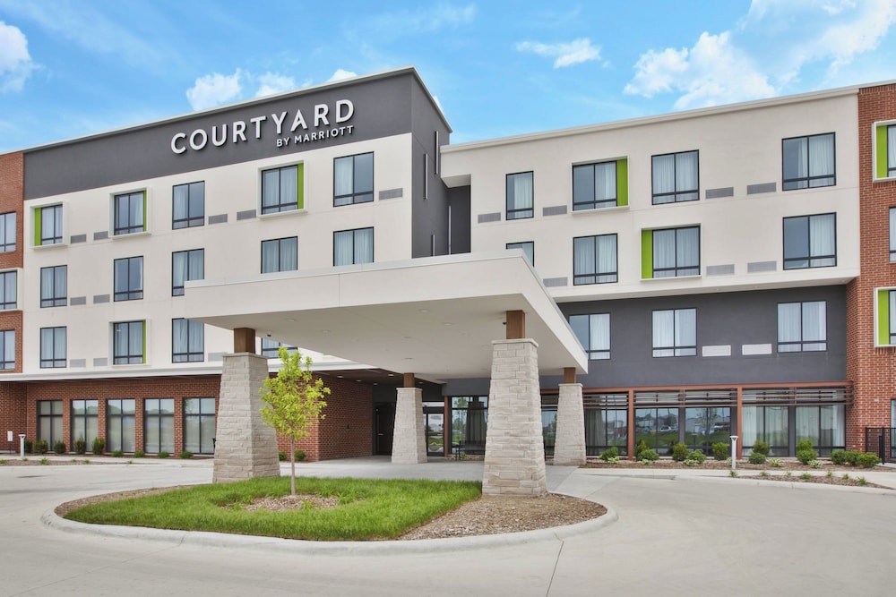 Courtyard by Marriott St. Joseph Benton Harbor - photo 36