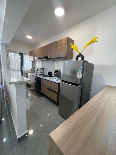 Modern Furnished 2 Bedroom Apartment