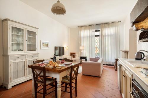 Casa Vacanze Alessandro 2 — 4-Star Luxury Hotel in Greve In Chianti, Italy