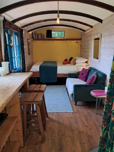 Hilltop Train Carriage with a View - last minute hotel in Machynlleth