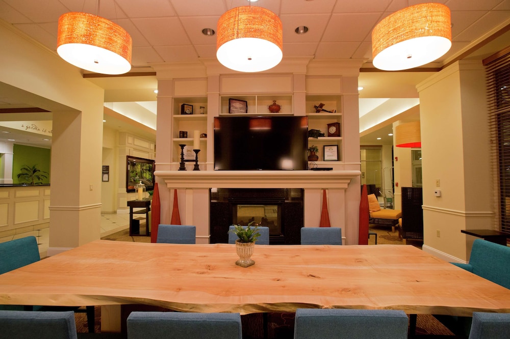 Hilton Garden Inn Oxnard Camarillo - photo 4